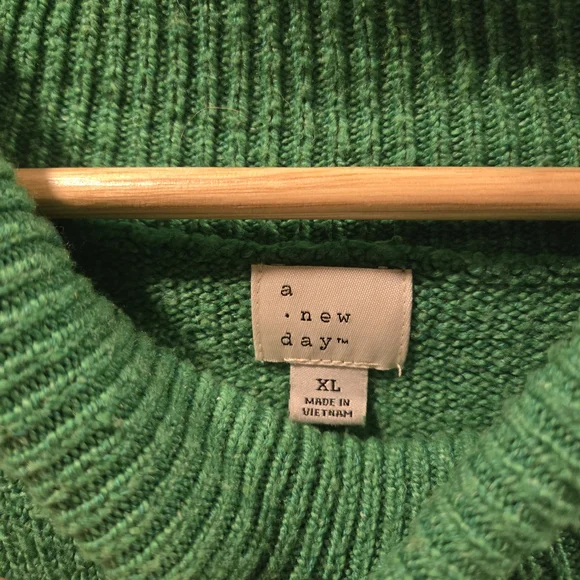 a new day Vibrant Green Turtleneck Sweater - Picture 6 of 7